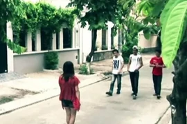 Chặn đường, xin đểu tiền của phụ nữ mang thai