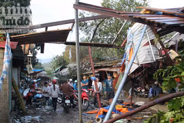 Nậm Nhùn tan hoang sau mưa lớn và gió lốc