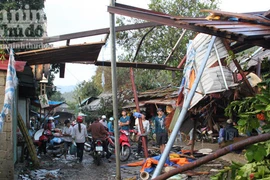 Nậm Nhùn tan hoang sau mưa lớn và gió lốc