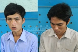 Xông vào đám giỗ, chém người xối xả