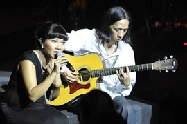 Hà Trần kể chuyện "Đôi tay mẹ" 