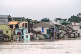 Mưa lũ tại Trung Trung bộ làm 4 người chết