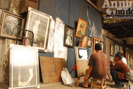 "Pelukis portet - truyền thần của người dân Indonesia"