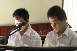 Vác dao đi trả thù, chém nhầm người vô can