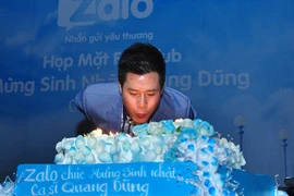 Quang Dũng khiến fan nữ "bỏ cả thế giới để yêu anh"