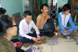 Phút giây kinh hoàng khi tàu cá phát nổ