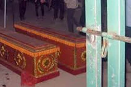 Bà chủ khách sạn "dằn mặt" thiếu tá công an bằng quan tài