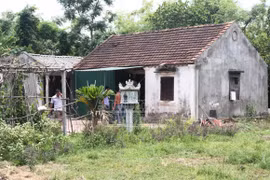 Người đàn bà đơn thân chết bất thường dưới giếng