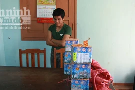 Phát hiện 16 bánh cần sa khô giấu trong loa âm ly