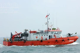 Tìm kiếm 3 nạn nhân trong vụ tàu cá bị tàu hàng đâm trên biển