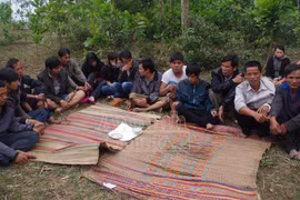 Triệt xóa tụ điểm đánh bạc giữa rừng keo