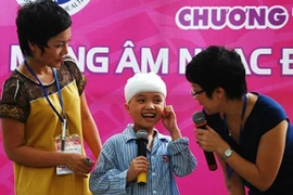 Mang tình yêu và nụ cười đến với các bệnh nhi