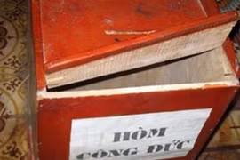 Bắt 2 đối tượng lẻn vào đền trộm hòm công đức