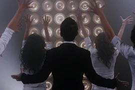 Hồ Trung Dũng ra single đầu tay