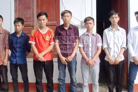 Bị lập biên bản, 7 đối tượng cầm gậy tấn công CSGT