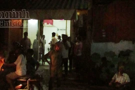 Hoảng hồn phát hiện bác ruột treo cổ tự tử trong nhà