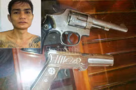 Bắt tên cướp vai xăm hình rồng, hai tay hai súng