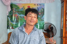 Tàu cá bị sóng lớn đánh chìm, 4 ngư dân may mắn được cứu sống