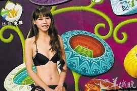 MC mặc bikini lên truyền hình gây sốc mùa Euro