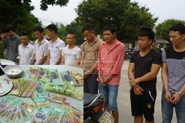 Phá sới bạc liên tỉnh, bắt 11 đối tượng "sát phạt" nhau dưới hình thức xóc đĩa
