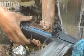 Vỡ đường ống, người dân "khát" nước
