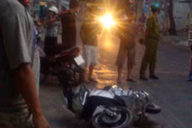 Dùng dao khống chế, cướp xe máy của bạn nhậu