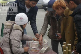 Những dịch vụ "hốt bạc" trong mùa lễ hội