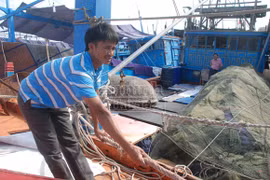 Tàu cá Việt Nam liên tiếp bị tấn công, cướp tài sản