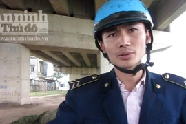 Nam Định: Thanh tra cởi áo đòi "xử" người tham gia giao thông