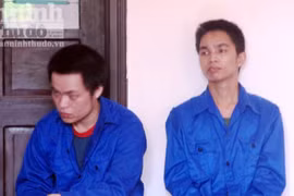 Đốn mạt hai gã trai hãm hiếp thiếu nữ 16 tuổi trong vườn mía