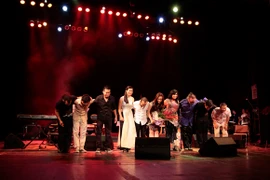 Nghệ sĩ quốc tế "phiêu" trong đêm nhạc "Khởi nguồn"