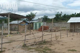 Người nghèo khó tiếp cận khu tái định cư