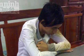 Tạm giữ hai nhóm học sinh dùng dao đâm bạn