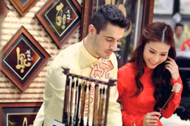 Diễm My 9X hết lời khen ngợi bạn nhảy điển trai