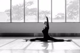 Yến Trang khoe vẻ đẹp giản dị nhưng quyến rũ