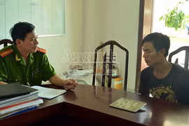 Bị đâm 20 nhát dao, lái xe ôm may mắn thoát chết