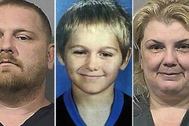 Người cha ác thú nhốt con trong cũi chó, bỏ đói cho đến chết