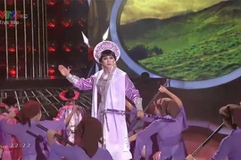 Hoài Lâm "lên đồng" với "Tiếng trống Mê Linh" khiến khán giả chết lặng