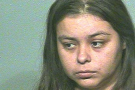 Cô gái dọa giết ông lão hàng xóm vì lộ chuyện "quan hệ" với... mèo