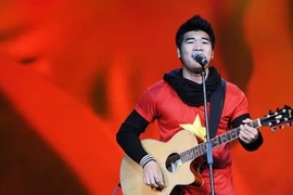 Tôi tự hào là người Việt Nam khi viết “Lá cờ”