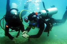 Trung Quốc đào tạo nữ thợ lặn nghiên cứu đáy biển