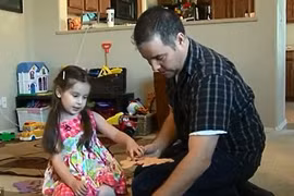 Bé gái 3 tuổi có chỉ số IQ ngang với Albert Einstein và Bill Gates