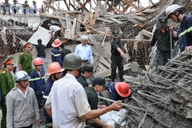 Vụ sập mái bê-tông ở Phú Yên: Triệu tập các đơn vị liên quan