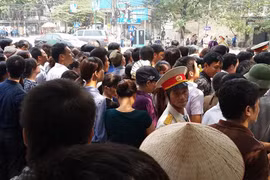 Những người dân đầu tiên đã được vào viếng Đại tướng ở Nhà tang lễ Quốc gia