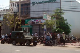 Làm rõ số đối tượng giật bọc tiền tỷ tại ngân hàng