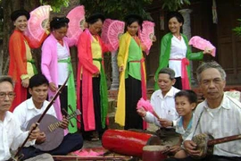 Ngày Tết, nghe “lão say” kể chuyện hát