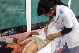 Sập giàn giáo, 5 người thương vong