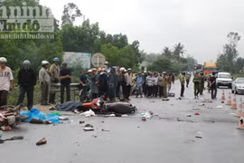 Xe ô tô tải lấn đường, tông 5 người thương vong