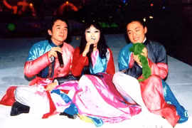 Độc đáo những bức ảnh "một thời để nhớ" của Lam Trường