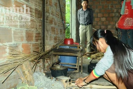 Cha tâm thần giết mẹ, 6 con nhỏ mù mịt tương lai